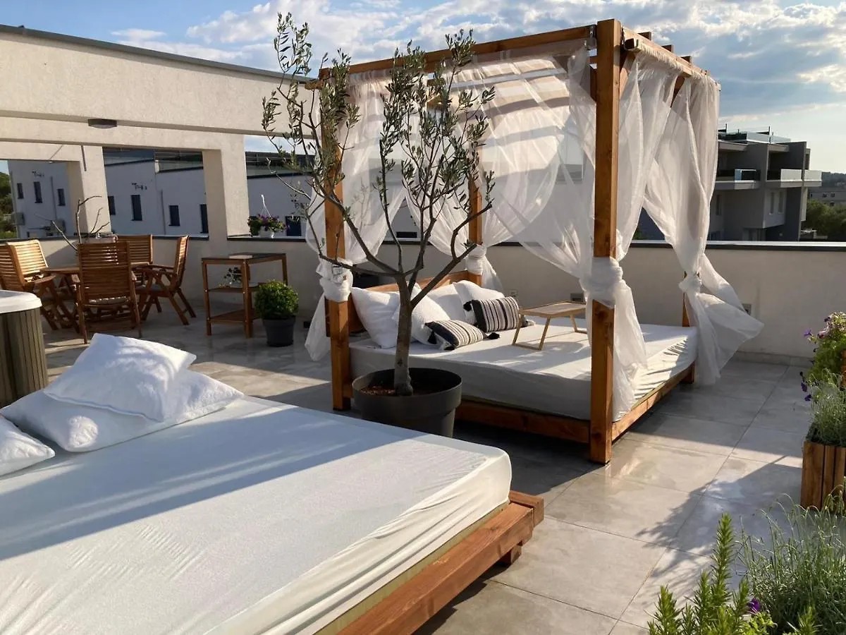 Rooftop Spa Apartment Trogir