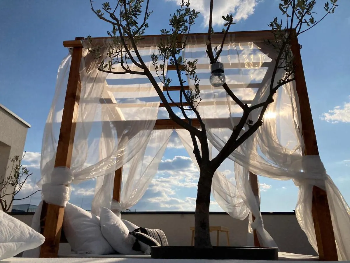 Rooftop Spa Apartment Trogir 0*,