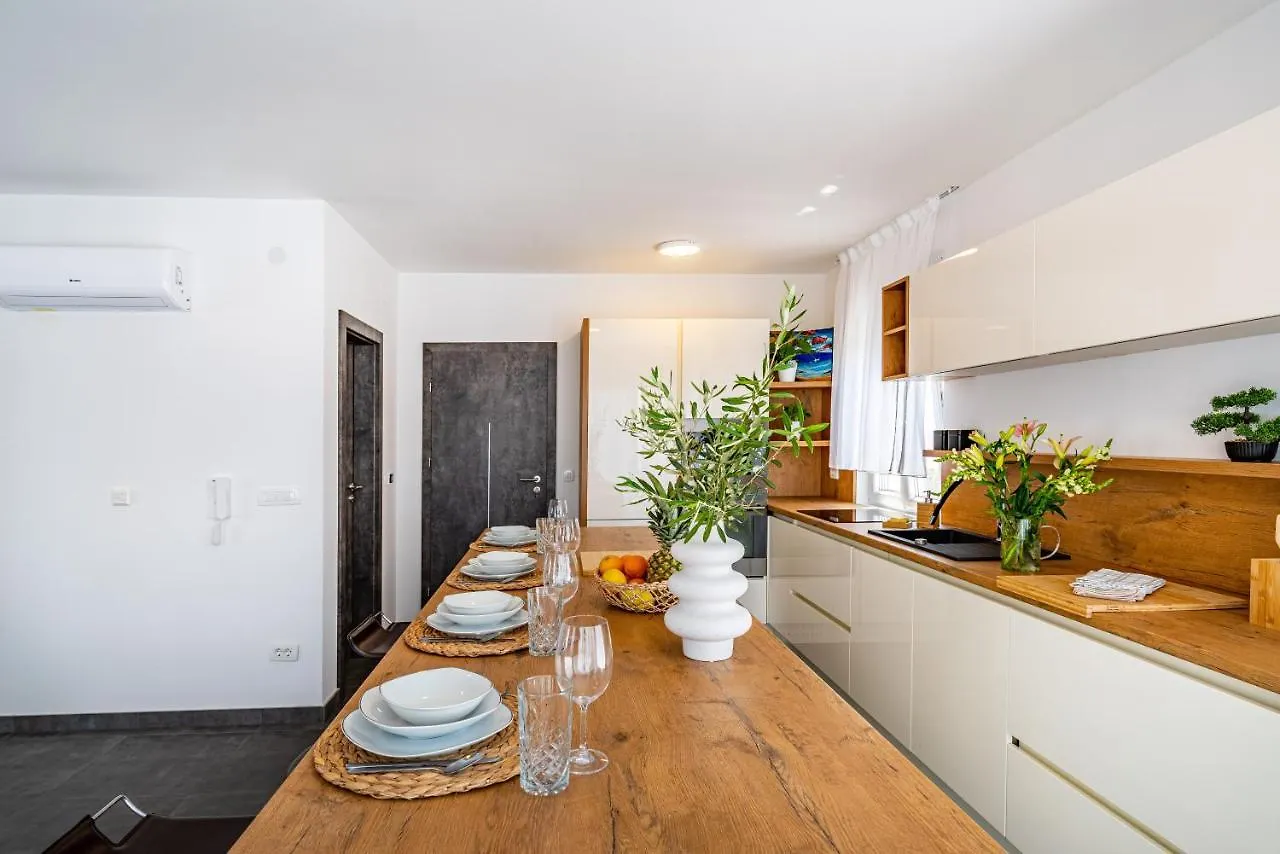 Rooftop Spa Apartment Trogir