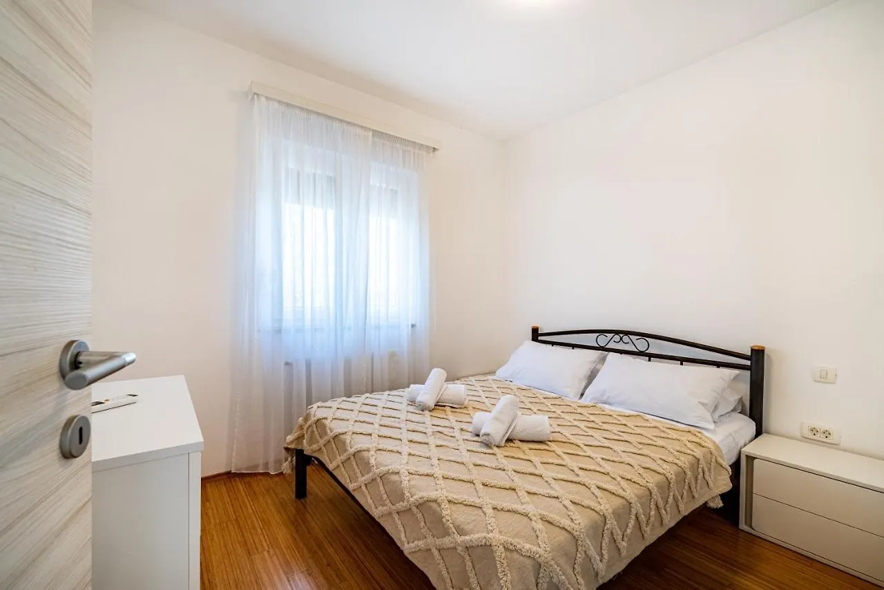 Rooftop Spa Apartment Trogir