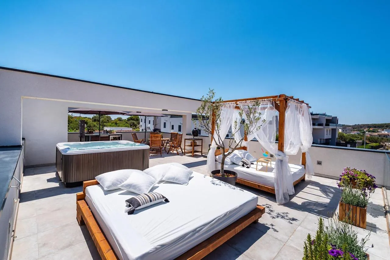 Rooftop Spa Apartment Trogir
