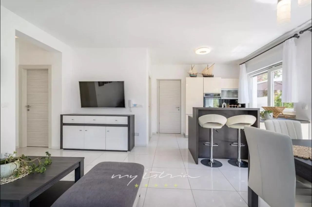 Rooftop Spa Apartment Trogir